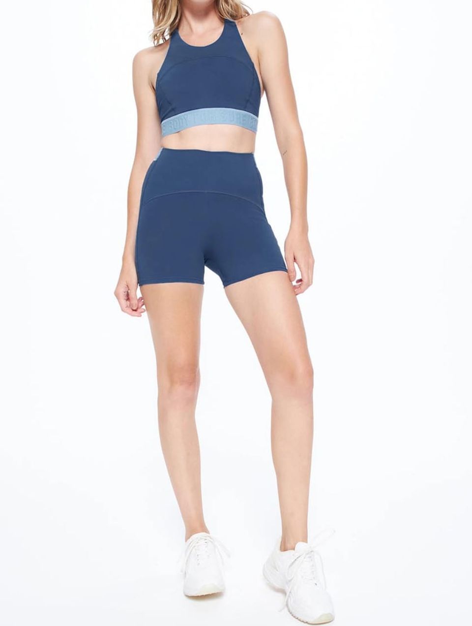 Top Nadador com Decote Fechado + Shorts com Recortes Future